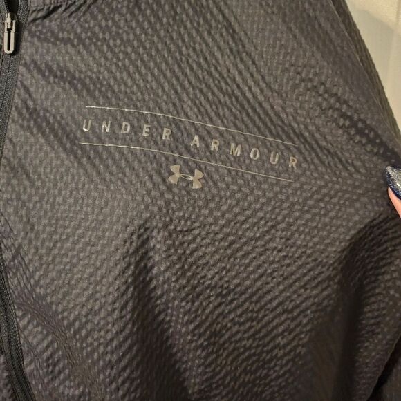Under Armour black Boxy jacket - Picture 2 of 5